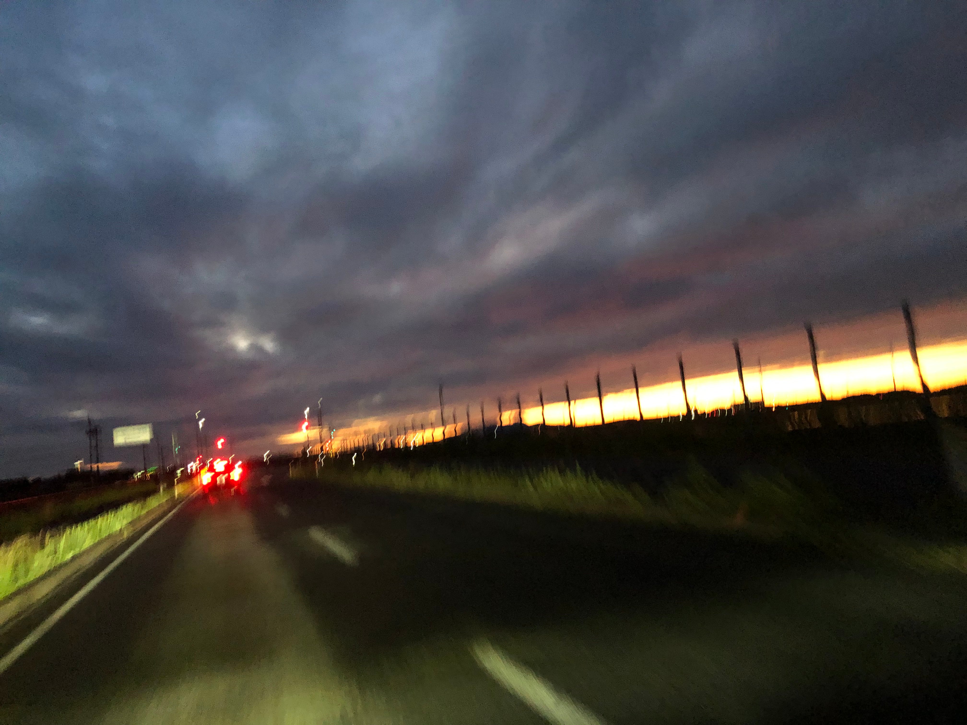 諏訪野 分断地震雲？2022.6.7夕方の空／諏訪野美琴の近況ノート - カクヨム